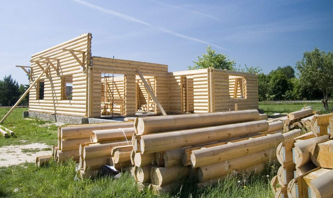 Różne technologie budowy domów drewnianych 